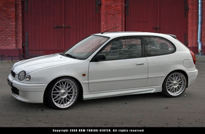 Toyota Corolla side skirts PRIOR-DESIGN