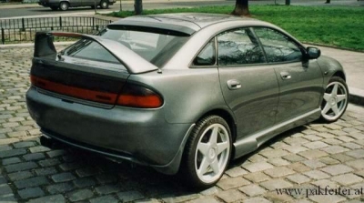 Mazda 323 BA-F, Rear wing \